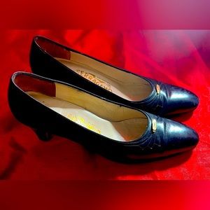 SALVATORE FERRAGAMO Black VINTAGE PUMPS size 6  1/2; AAA width; heel1 1/2 inches